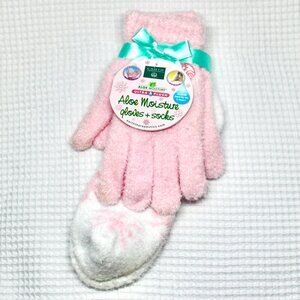 NWT Earth Therapeutics Pink Snowflake Aloe Vitamin E Moisture Gloves and Socks
